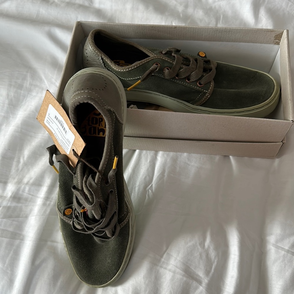 Satorisan suede shoes